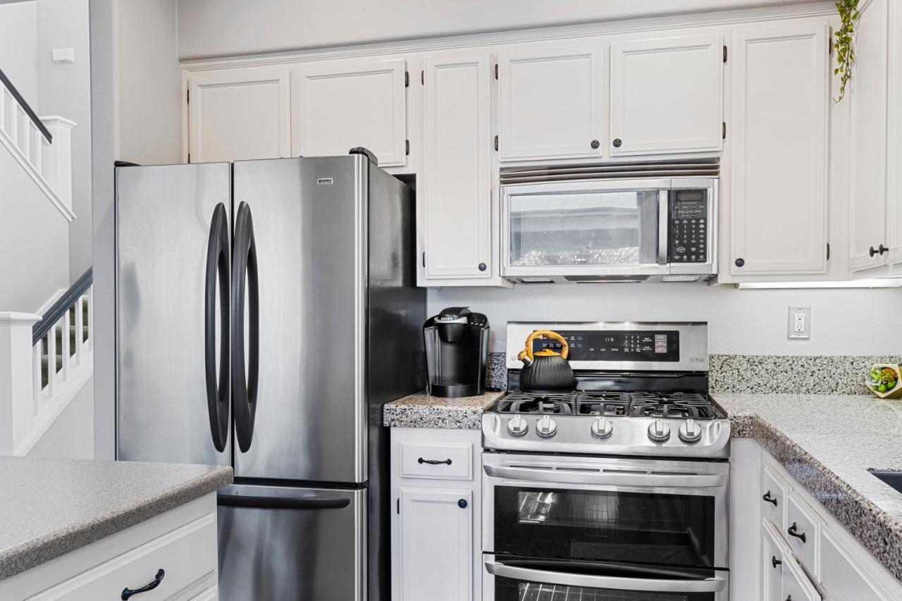 Brand New Listing - Windsor “Winetopia” Getaway Exterior photo